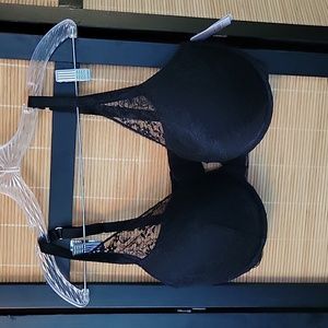 NWT! Black lace accent push up bra underwire. Says size 38DDD measures at 32DDD